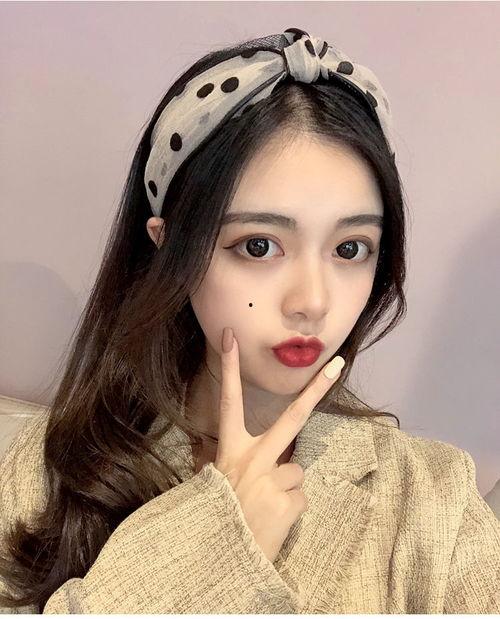 发箍美女网红,网红的时尚魅力与个性演绎