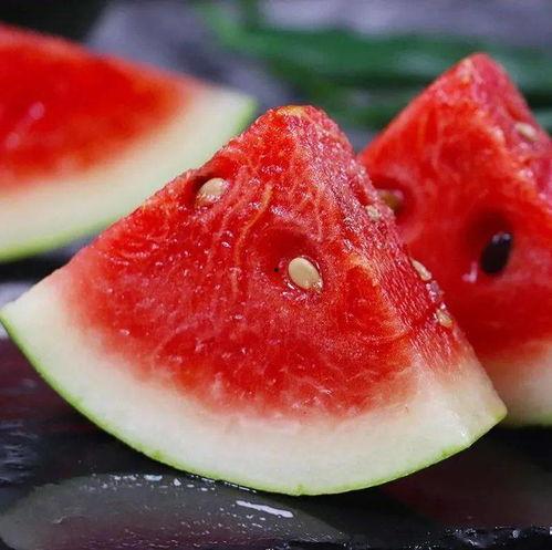 莆田秀屿吃瓜,夏日吃瓜盛宴，品味地方特色生活