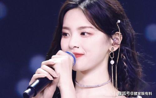 初中文凭的明星,揭秘那些逆袭成功的明星